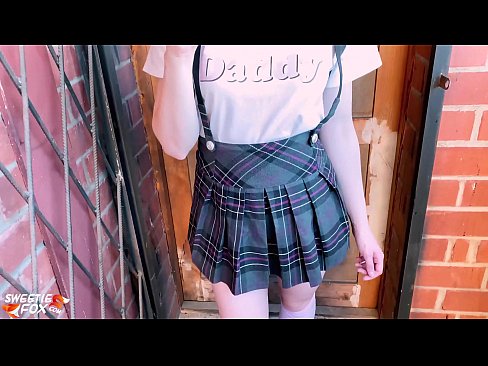 ❤️ Schoolgirl Sucks tagħha Dick profondament u fucks minflok klassijiet. Vidjow porn f'mt.porno-fuq.ru